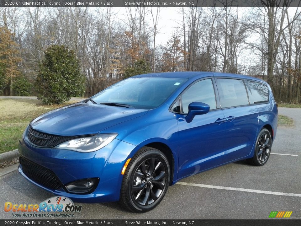 Ocean Blue Metallic 2020 Chrysler Pacifica Touring Photo #2