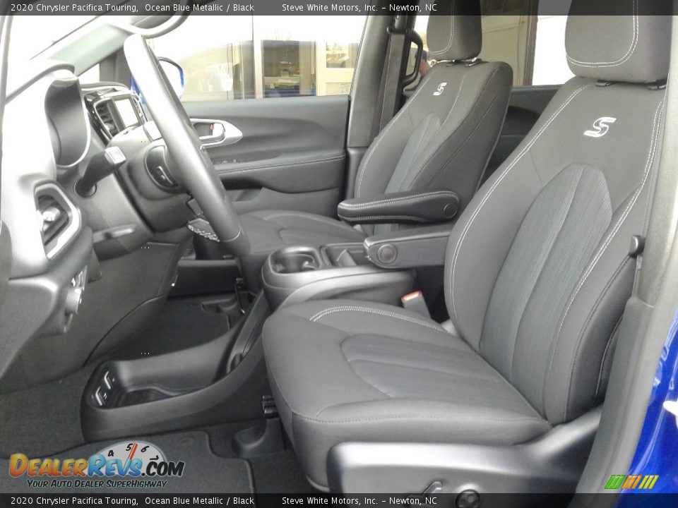 Front Seat of 2020 Chrysler Pacifica Touring Photo #10