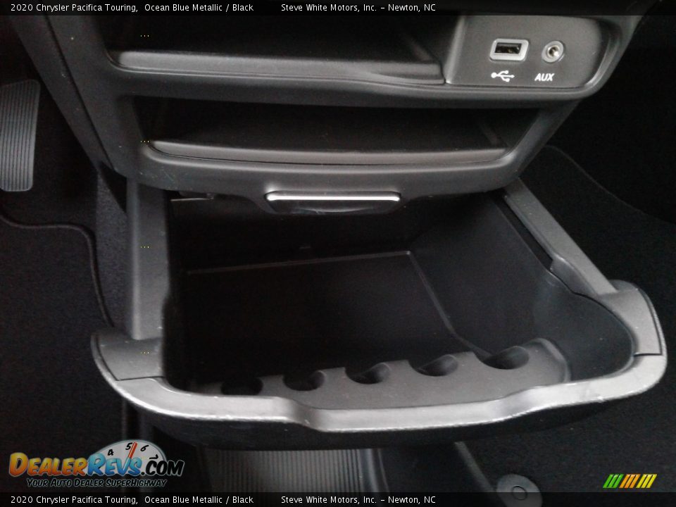 2020 Chrysler Pacifica Touring Ocean Blue Metallic / Black Photo #33