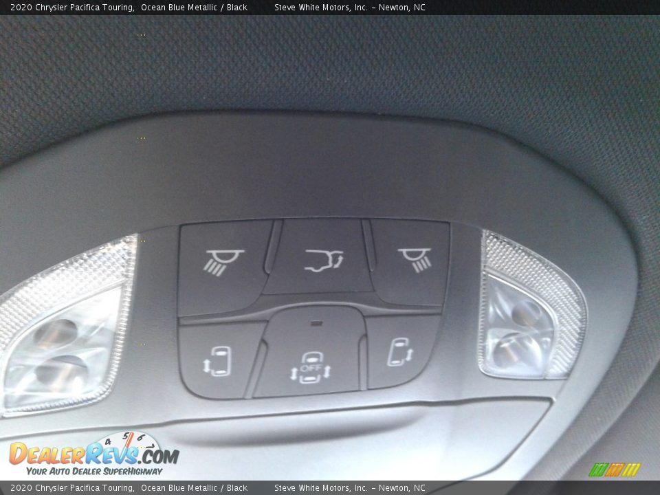 2020 Chrysler Pacifica Touring Ocean Blue Metallic / Black Photo #36