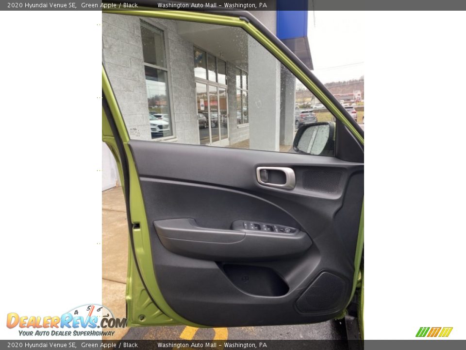 Door Panel of 2020 Hyundai Venue SE Photo #11