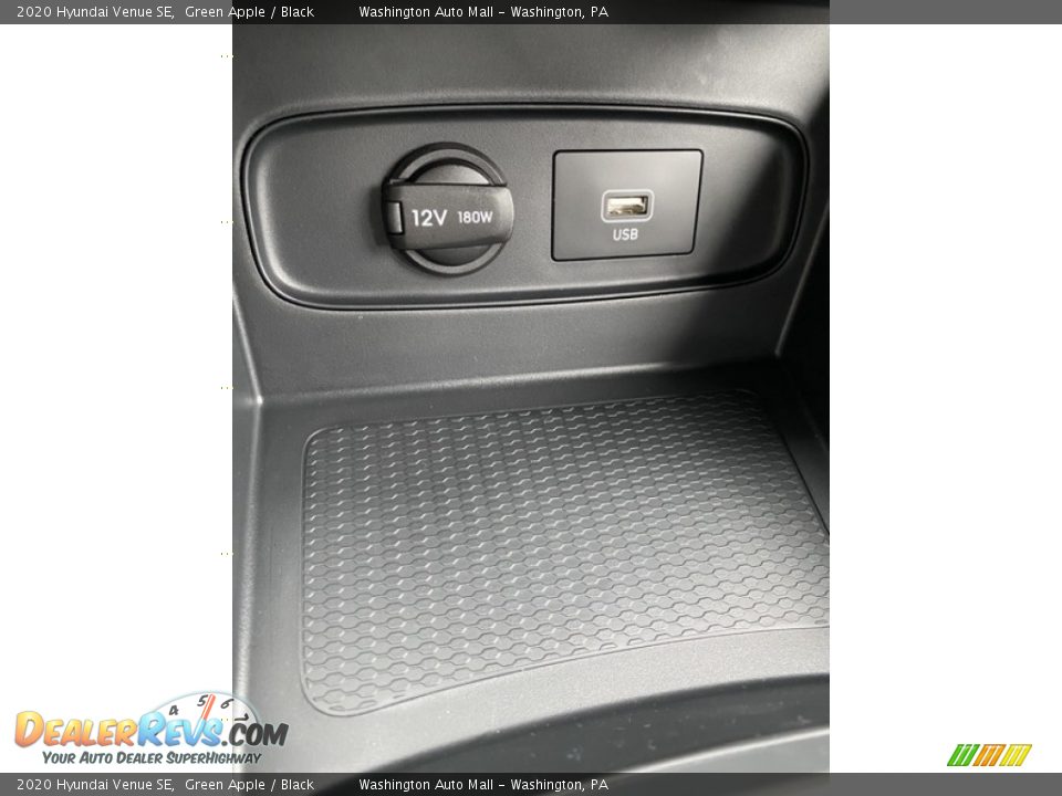2020 Hyundai Venue SE Green Apple / Black Photo #32