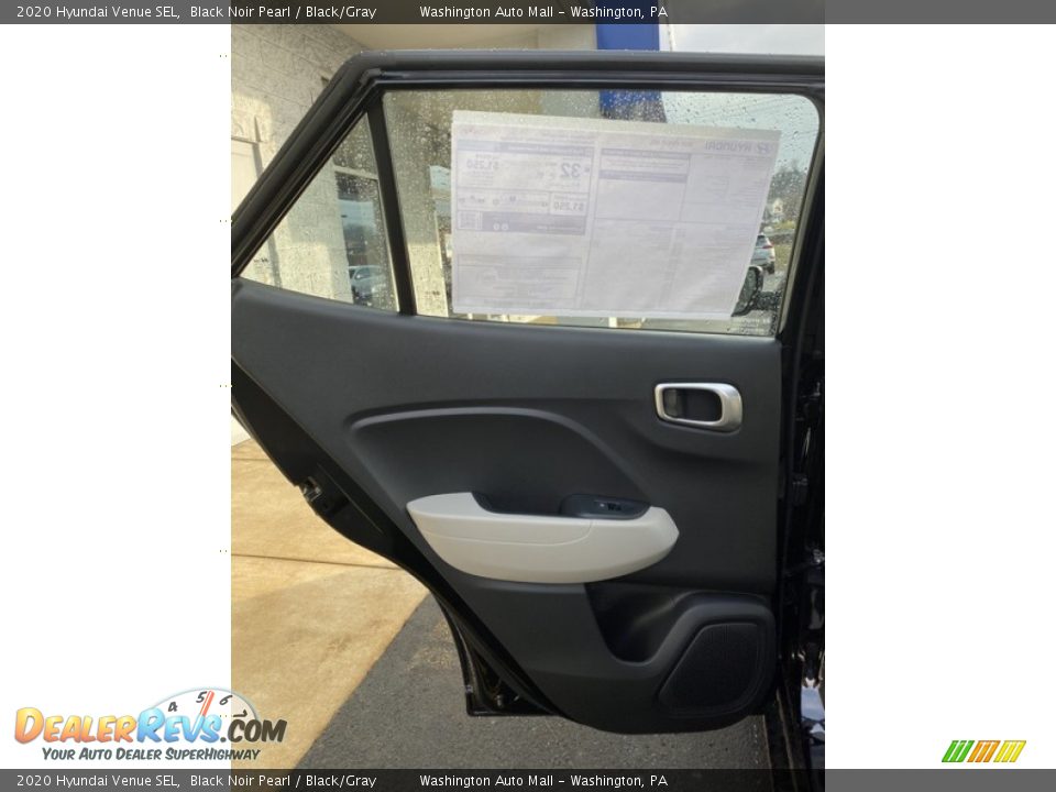 Door Panel of 2020 Hyundai Venue SEL Photo #17