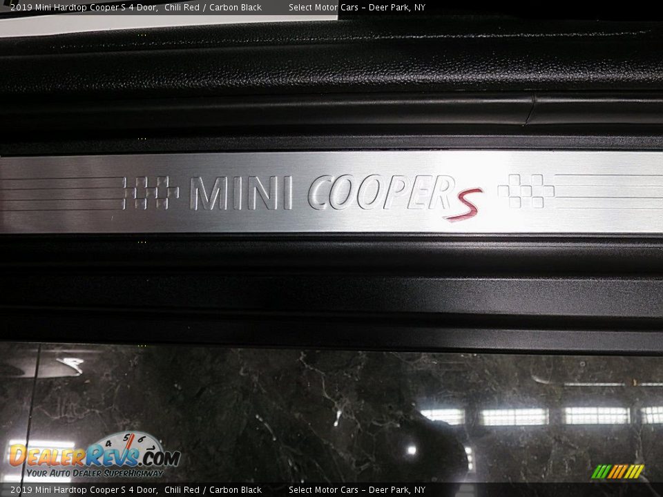 2019 Mini Hardtop Cooper S 4 Door Chili Red / Carbon Black Photo #32