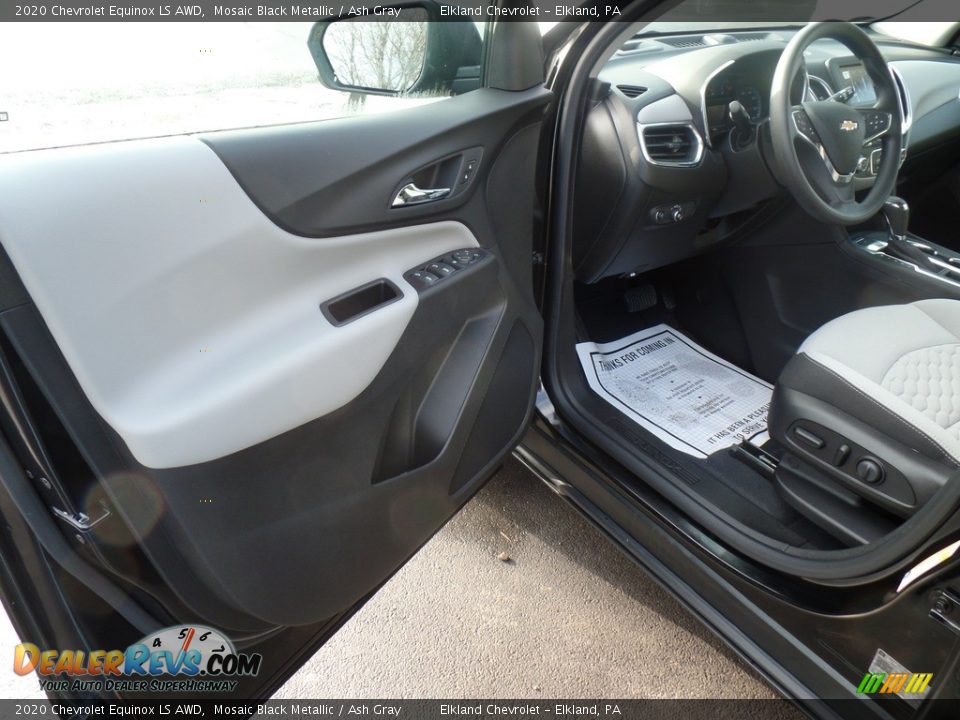 2020 Chevrolet Equinox LS AWD Mosaic Black Metallic / Ash Gray Photo #14