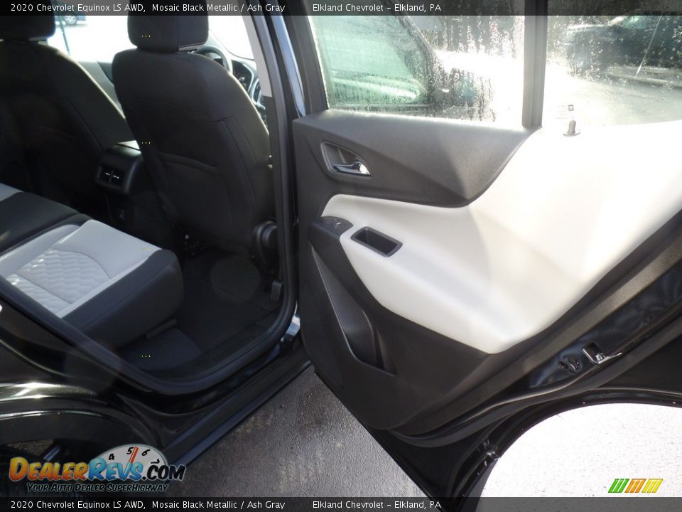 2020 Chevrolet Equinox LS AWD Mosaic Black Metallic / Ash Gray Photo #33