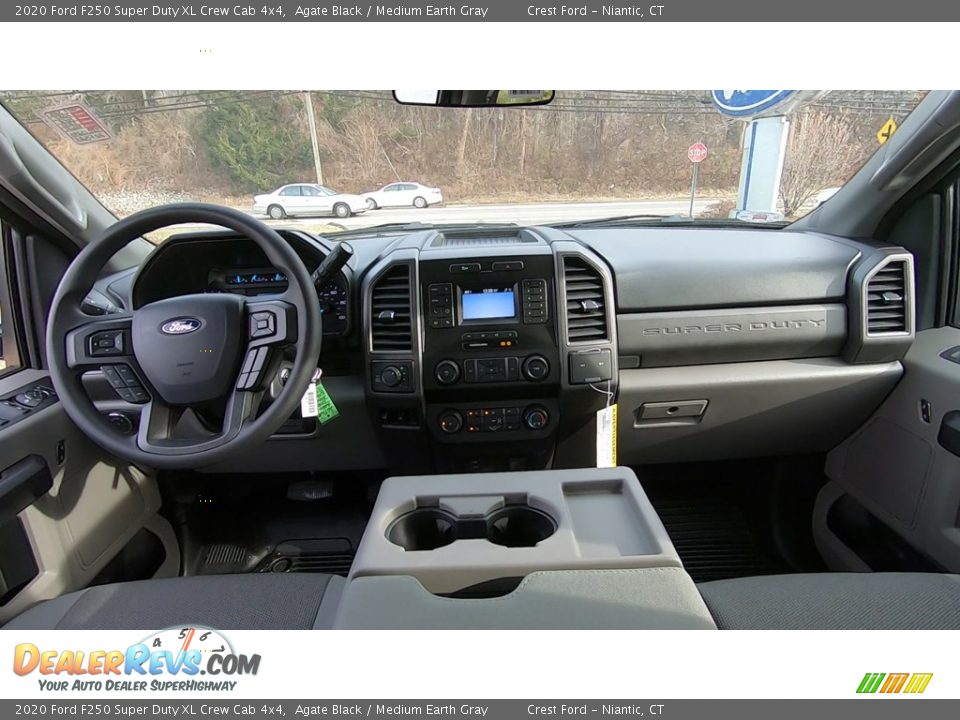 2020 Ford F250 Super Duty XL Crew Cab 4x4 Agate Black / Medium Earth Gray Photo #18