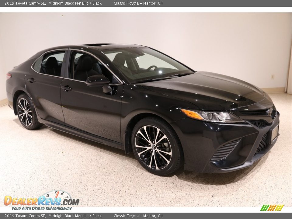 2019 Toyota Camry SE Midnight Black Metallic / Black Photo #1