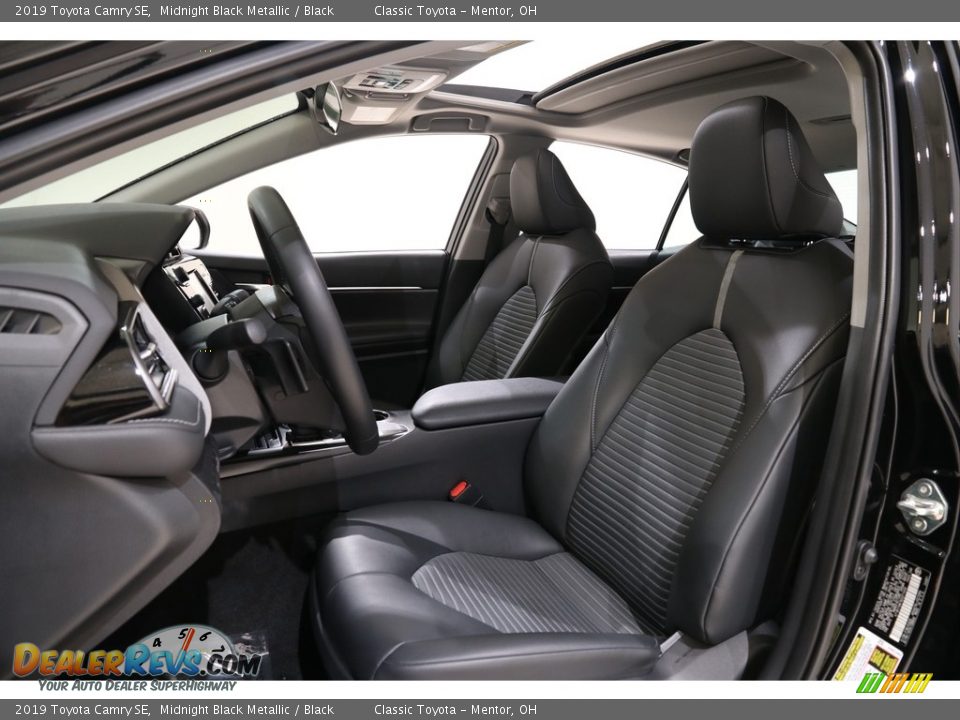 2019 Toyota Camry SE Midnight Black Metallic / Black Photo #5