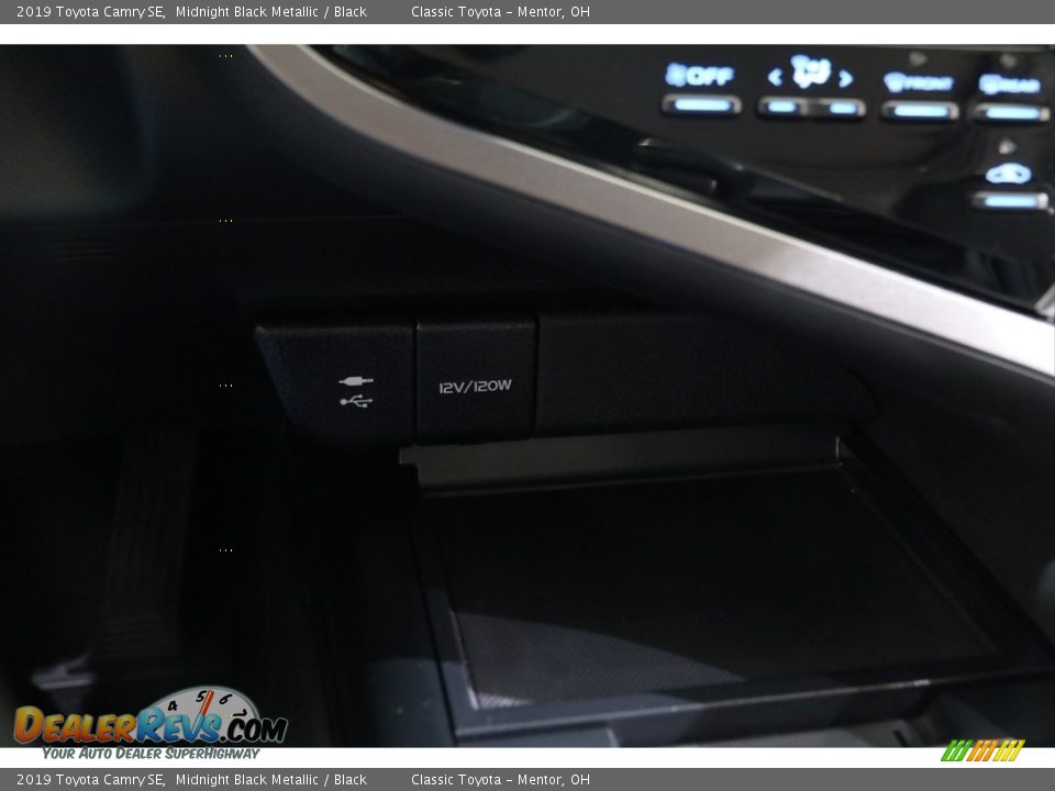 2019 Toyota Camry SE Midnight Black Metallic / Black Photo #11