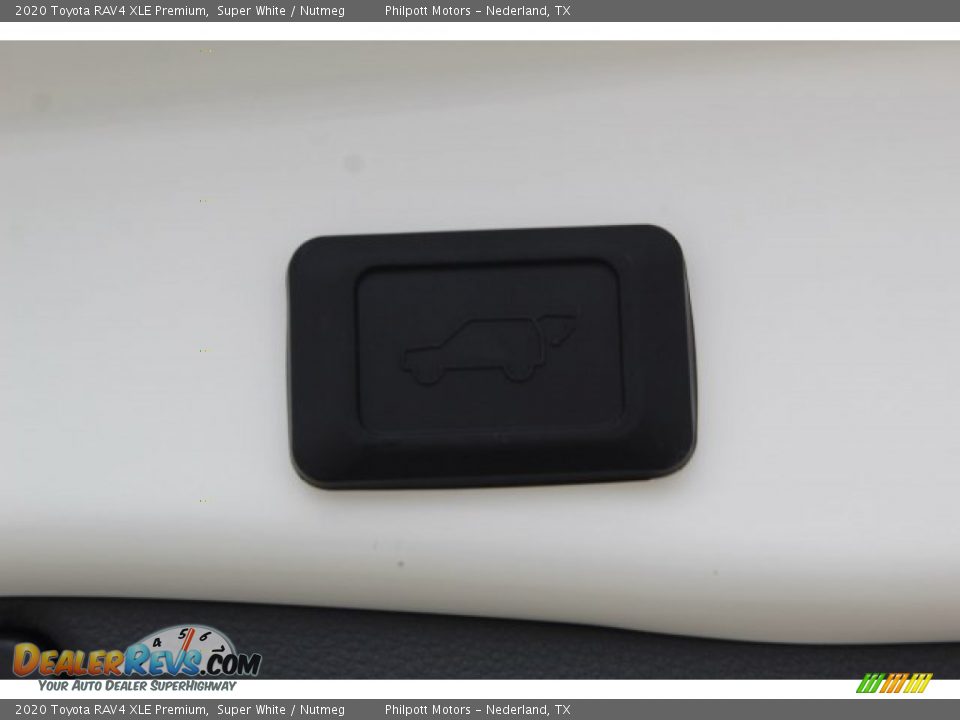 2020 Toyota RAV4 XLE Premium Super White / Nutmeg Photo #23
