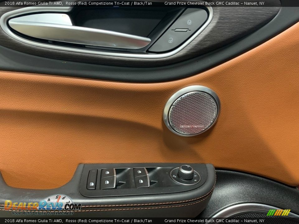 Door Panel of 2018 Alfa Romeo Giulia Ti AWD Photo #10