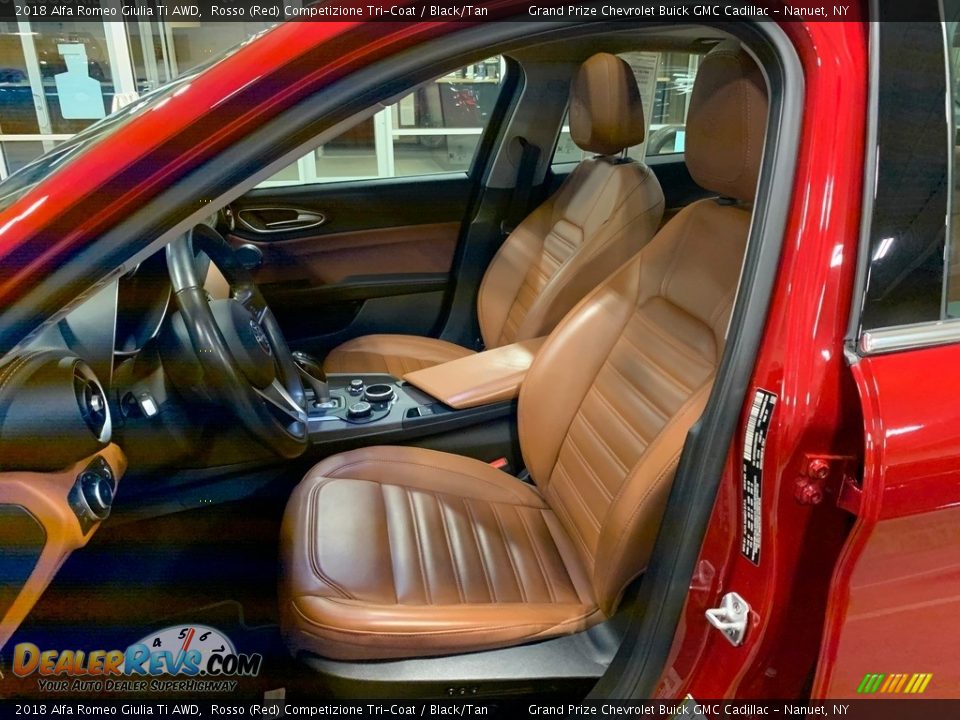 Black/Tan Interior - 2018 Alfa Romeo Giulia Ti AWD Photo #12