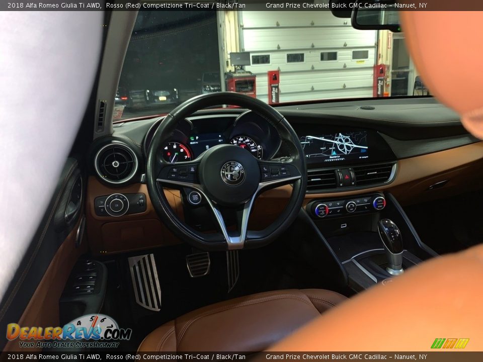 2018 Alfa Romeo Giulia Ti AWD Rosso (Red) Competizione Tri-Coat / Black/Tan Photo #15