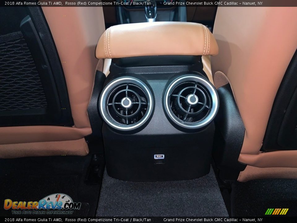 2018 Alfa Romeo Giulia Ti AWD Rosso (Red) Competizione Tri-Coat / Black/Tan Photo #16