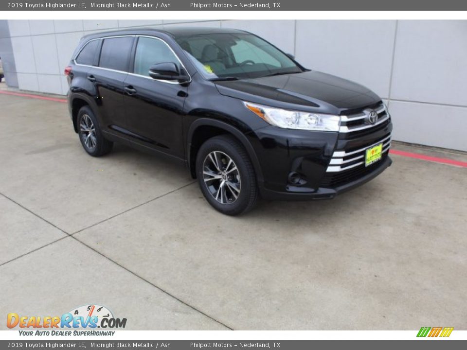 2019 Toyota Highlander LE Midnight Black Metallic / Ash Photo #2