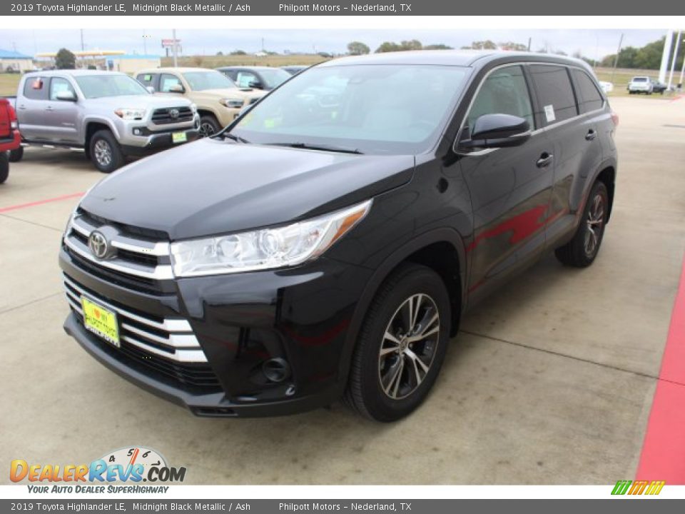 2019 Toyota Highlander LE Midnight Black Metallic / Ash Photo #4