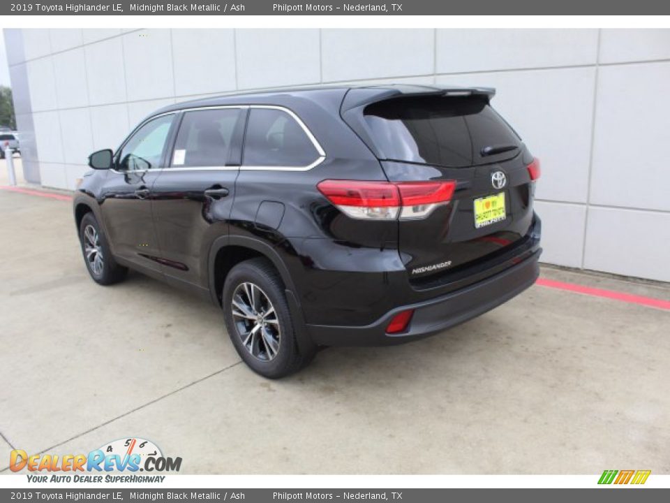 2019 Toyota Highlander LE Midnight Black Metallic / Ash Photo #6