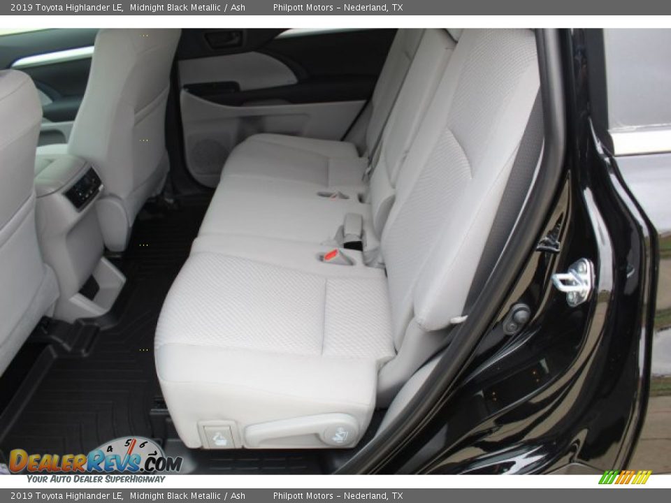 Rear Seat of 2019 Toyota Highlander LE Photo #19