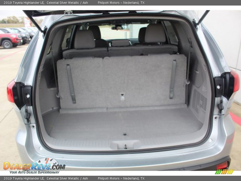 2019 Toyota Highlander LE Trunk Photo #20