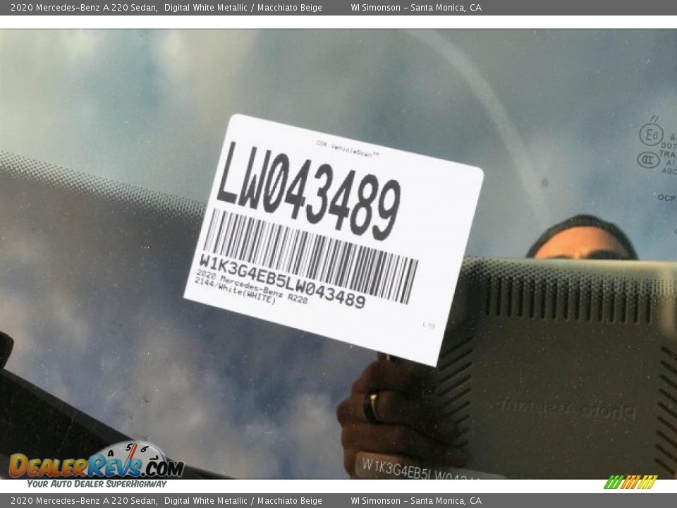 2020 Mercedes-Benz A 220 Sedan Digital White Metallic / Macchiato Beige Photo #11