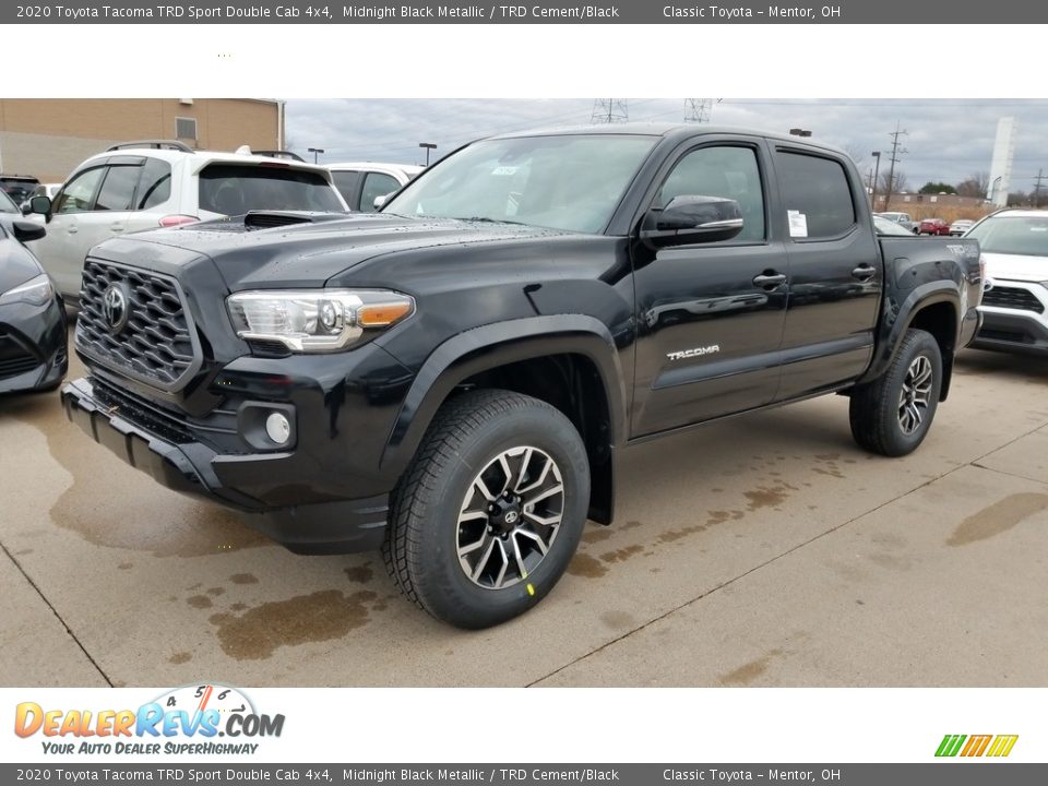 Front 3/4 View of 2020 Toyota Tacoma TRD Sport Double Cab 4x4 Photo #1