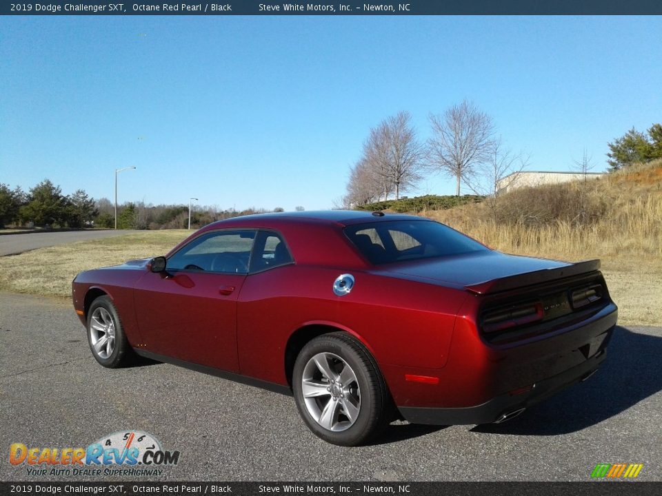 2019 Dodge Challenger SXT Octane Red Pearl / Black Photo #8