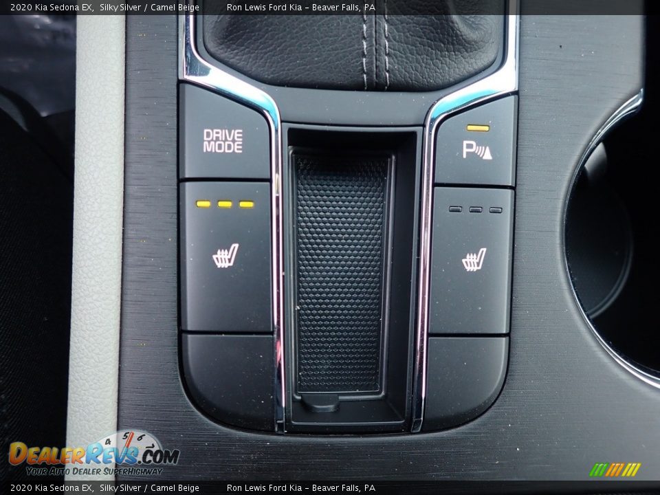 Controls of 2020 Kia Sedona EX Photo #18