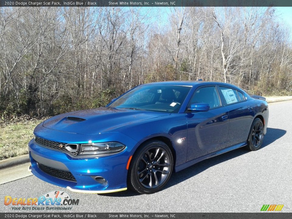 Front 3/4 View of 2020 Dodge Charger Scat Pack Photo #2