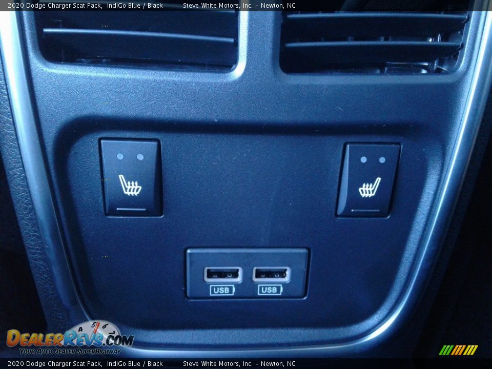 Controls of 2020 Dodge Charger Scat Pack Photo #15