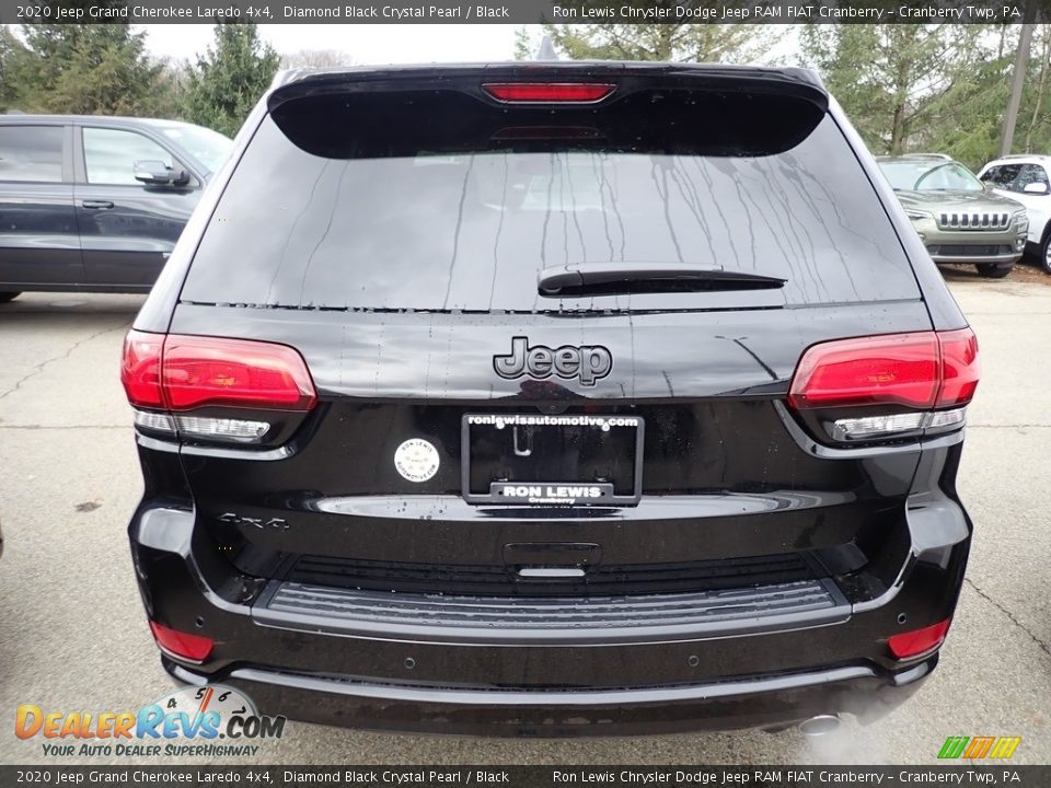 2020 Jeep Grand Cherokee Laredo 4x4 Diamond Black Crystal Pearl / Black Photo #4