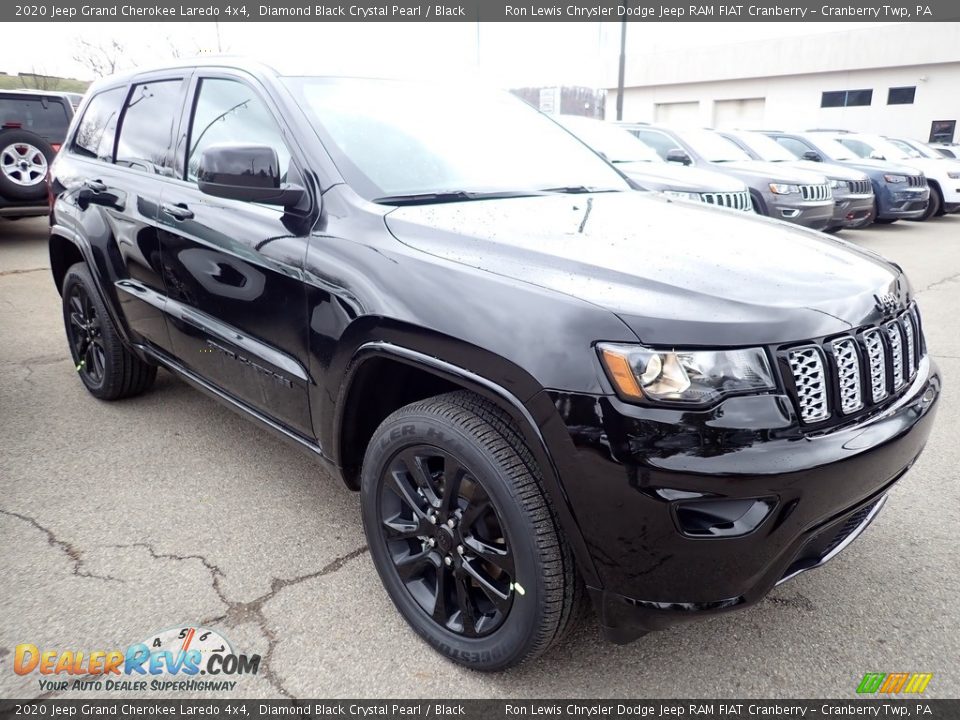 2020 Jeep Grand Cherokee Laredo 4x4 Diamond Black Crystal Pearl / Black Photo #6