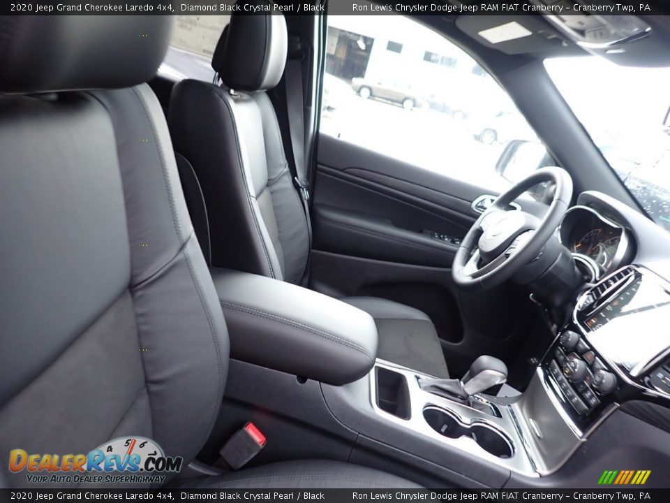 2020 Jeep Grand Cherokee Laredo 4x4 Diamond Black Crystal Pearl / Black Photo #9