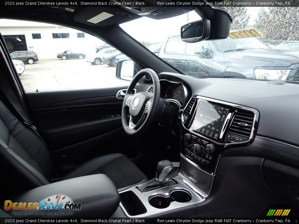 2020 Jeep Grand Cherokee Laredo 4x4 Diamond Black Crystal Pearl / Black Photo #10