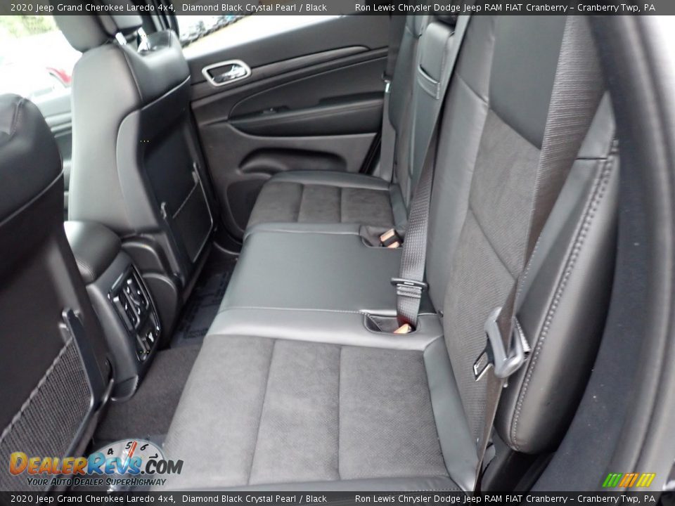 2020 Jeep Grand Cherokee Laredo 4x4 Diamond Black Crystal Pearl / Black Photo #12