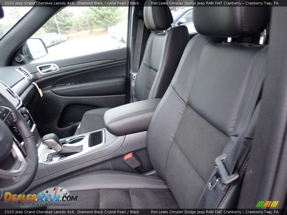 2020 Jeep Grand Cherokee Laredo 4x4 Diamond Black Crystal Pearl / Black Photo #13