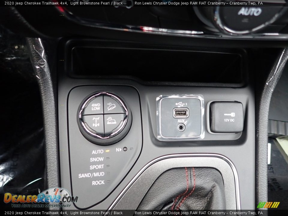 Controls of 2020 Jeep Cherokee Trailhawk 4x4 Photo #20