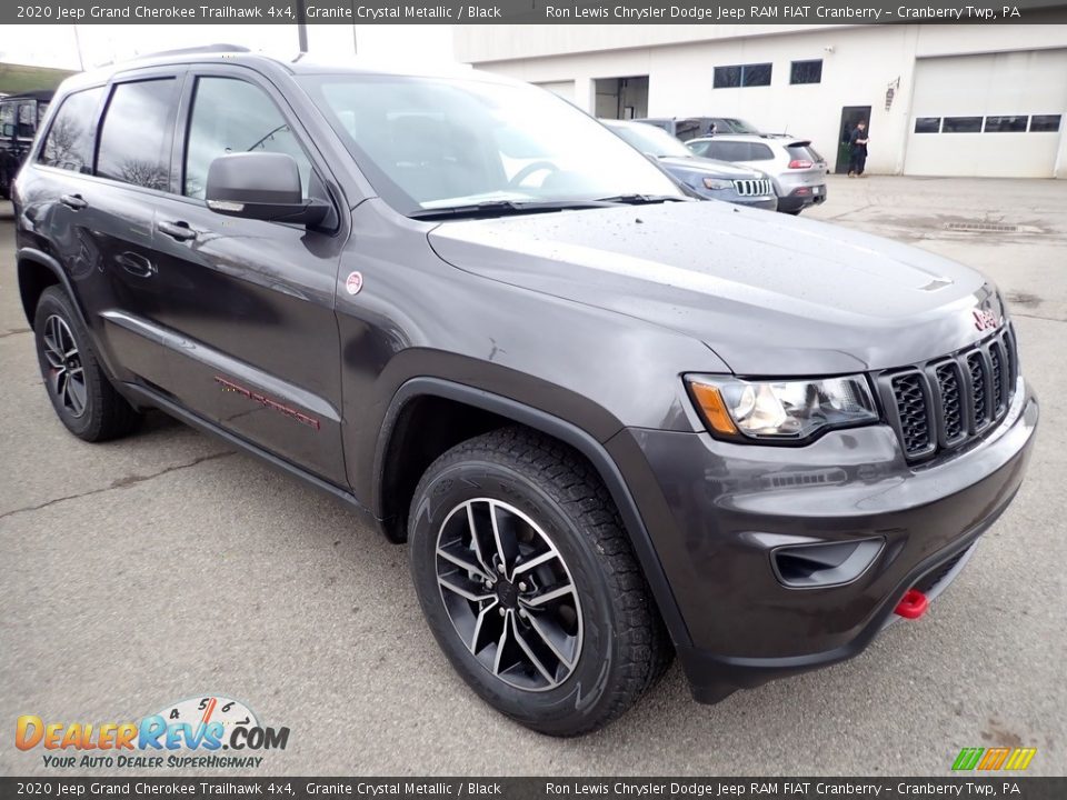 Front 3/4 View of 2020 Jeep Grand Cherokee Trailhawk 4x4 Photo #7