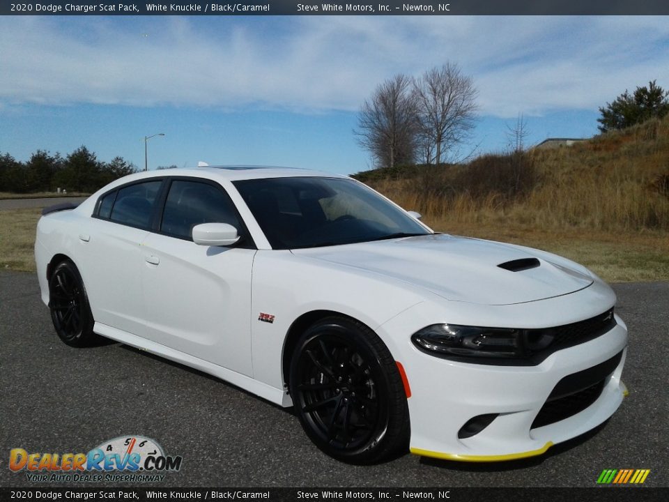 Front 3/4 View of 2020 Dodge Charger Scat Pack Photo #4