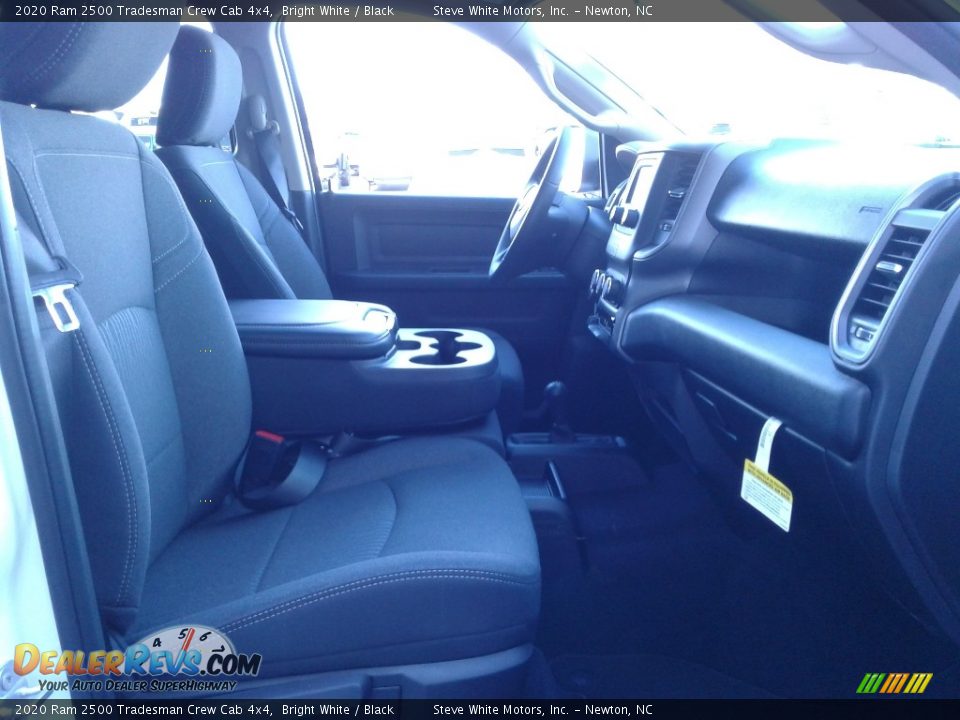 2020 Ram 2500 Tradesman Crew Cab 4x4 Bright White / Black Photo #17