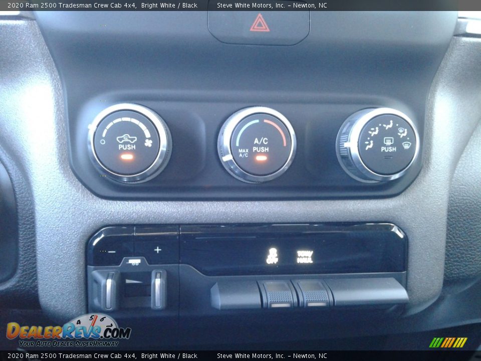 2020 Ram 2500 Tradesman Crew Cab 4x4 Bright White / Black Photo #24