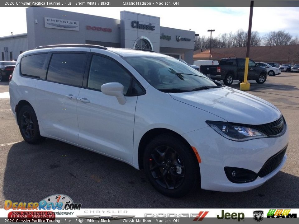 2020 Chrysler Pacifica Touring L Plus Bright White / Black Photo #1