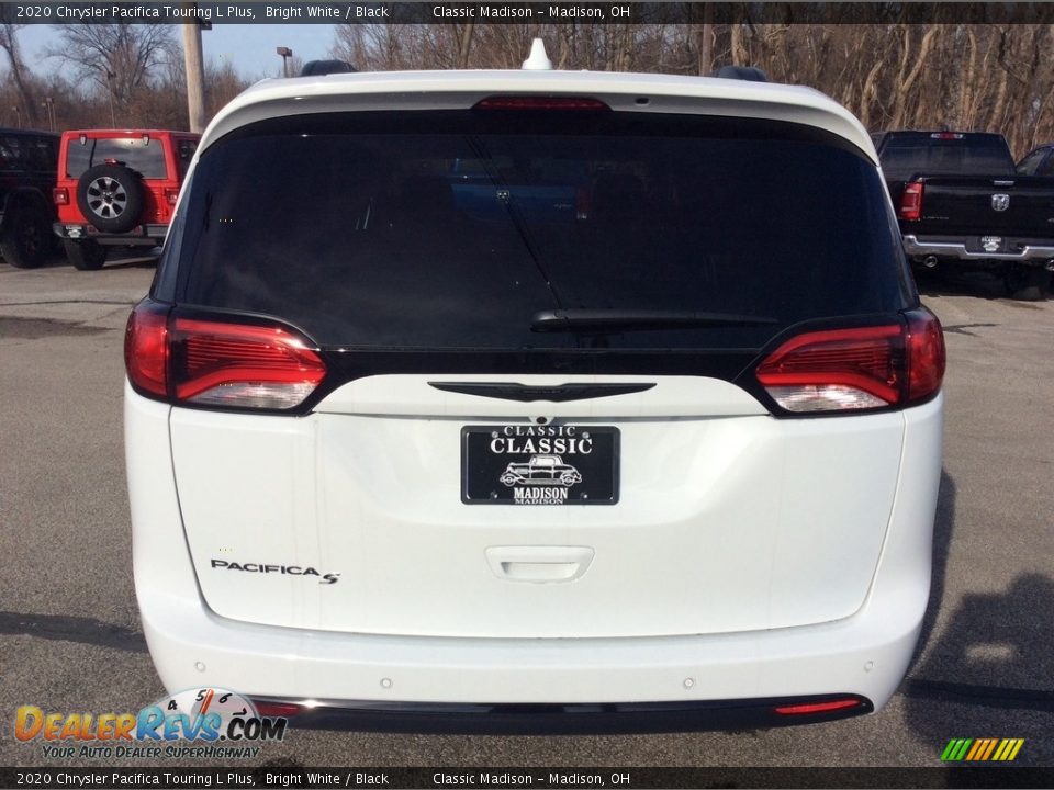 2020 Chrysler Pacifica Touring L Plus Bright White / Black Photo #8