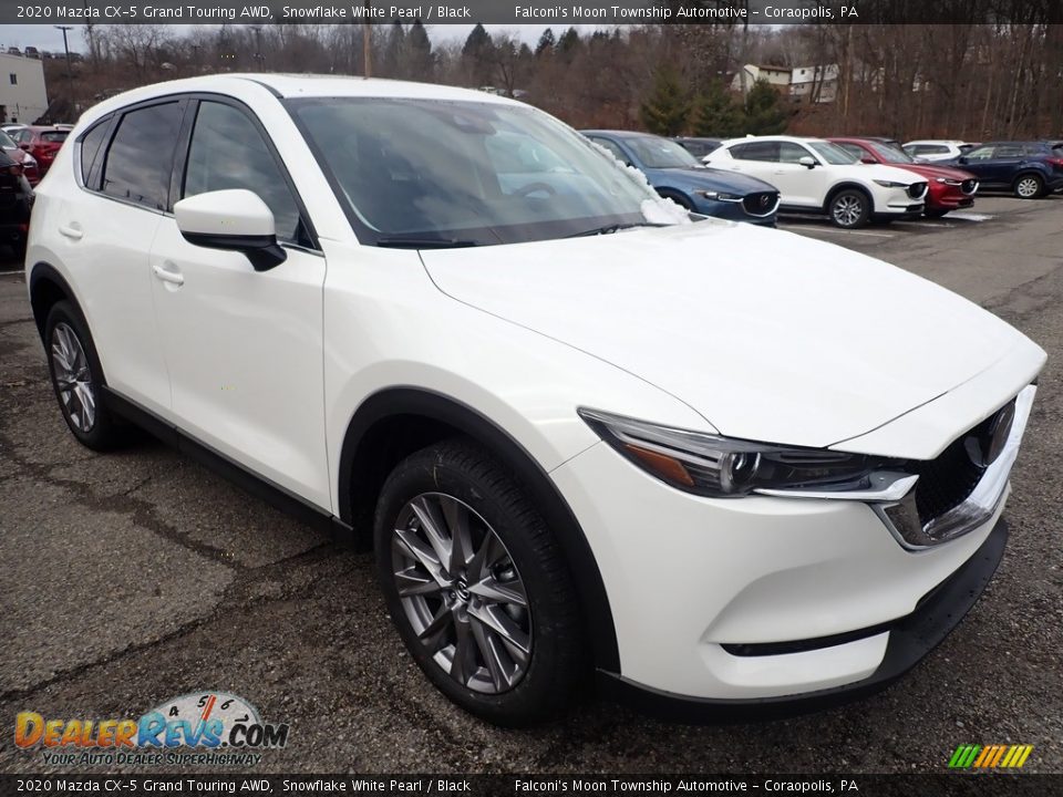 Front 3/4 View of 2020 Mazda CX-5 Grand Touring AWD Photo #3