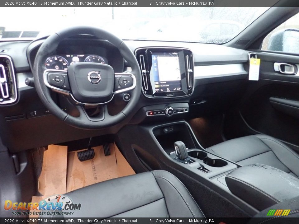 Front Seat of 2020 Volvo XC40 T5 Momentum AWD Photo #9