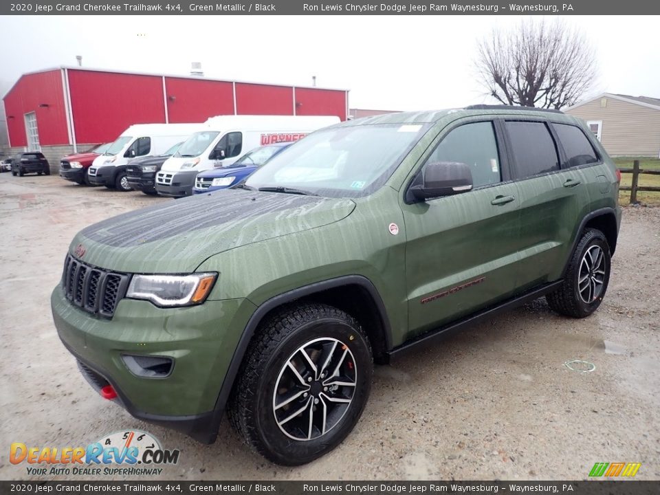 Front 3/4 View of 2020 Jeep Grand Cherokee Trailhawk 4x4 Photo #1