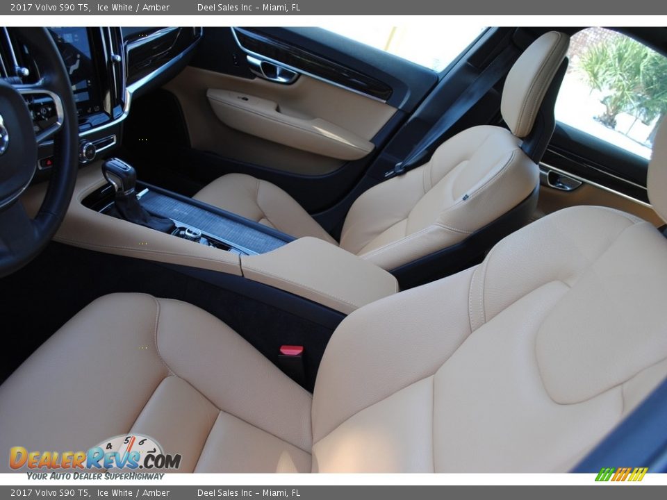 Front Seat of 2017 Volvo S90 T5 Photo #13