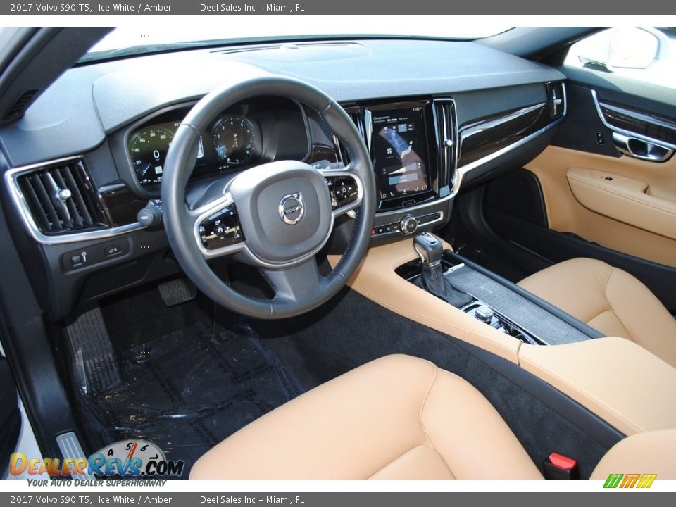 Front Seat of 2017 Volvo S90 T5 Photo #14