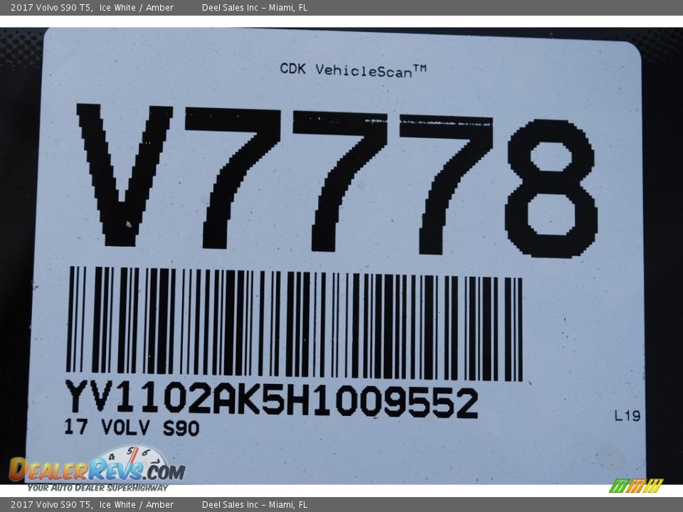 2017 Volvo S90 T5 Ice White / Amber Photo #20