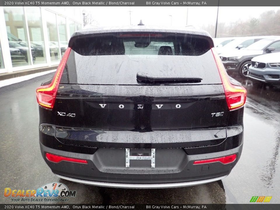 2020 Volvo XC40 T5 Momentum AWD Onyx Black Metallic / Blond/Charcoal Photo #3